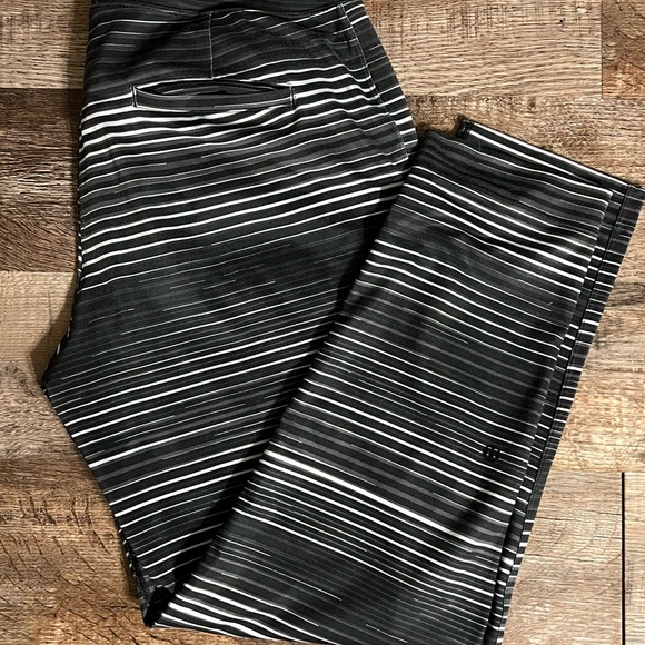 Women's Lululemon Cyber Stripe Black Gray Deep Coal Cuff Legging Joggers - Picture 3 of 3